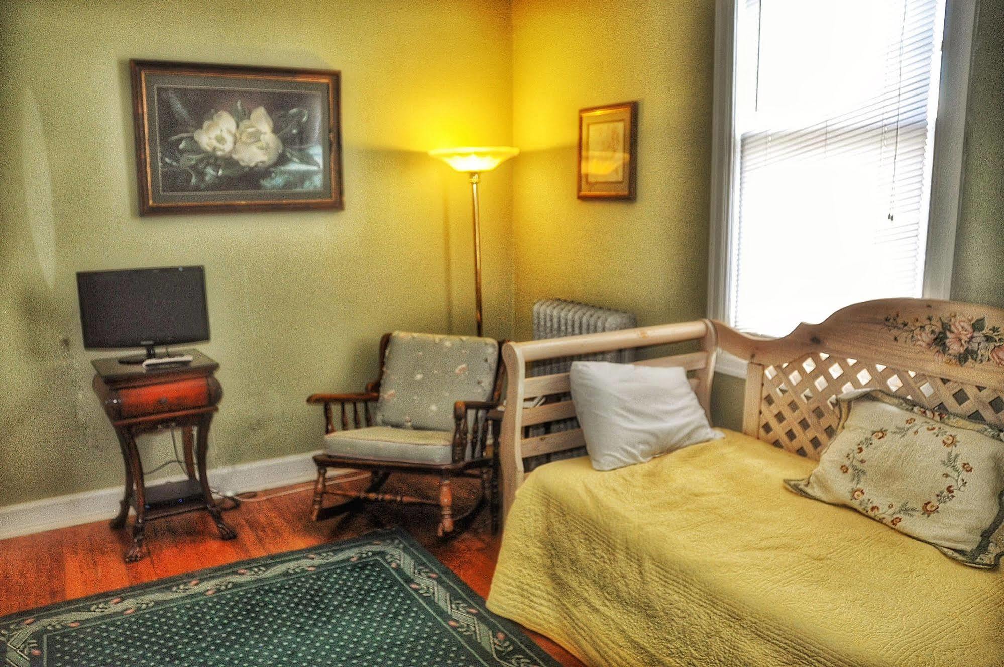 La Plaza Historic Hotel & Restaurant Уолсенберг Экстерьер фото