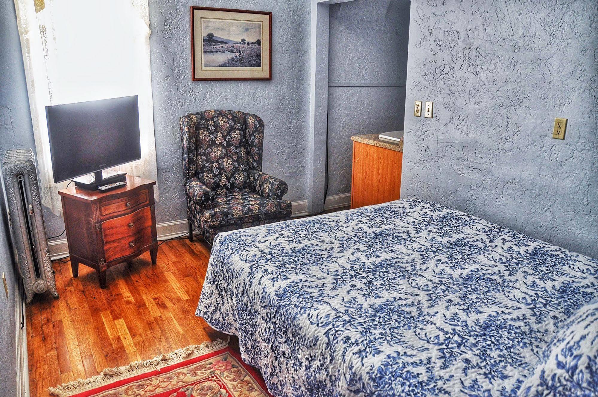La Plaza Historic Hotel & Restaurant Уолсенберг Экстерьер фото